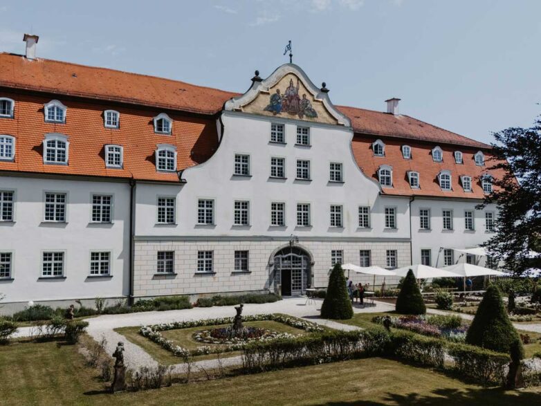 hochzeit-schloss-lautrach-allgäu-bodensee-laura-patrik-weddingplanner-hochzeitsplaner-hochzeitspaar-titel